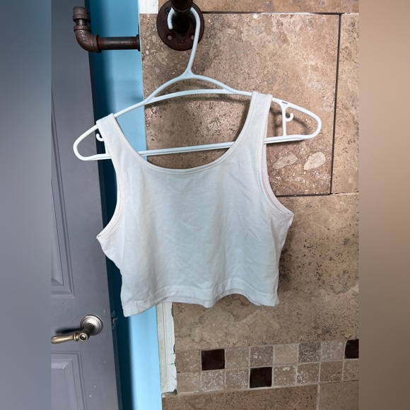 SHEIN plan cropped tank top - Picture 2 of 2